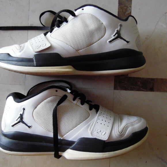 jordans mens size 8.5 shoes - Picture 1 of 11